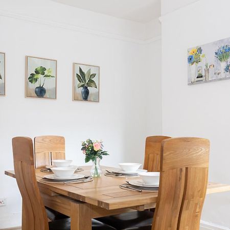 Bright & Modern 3 Bedroom Old Trafford Home Manchester Zewnętrze zdjęcie