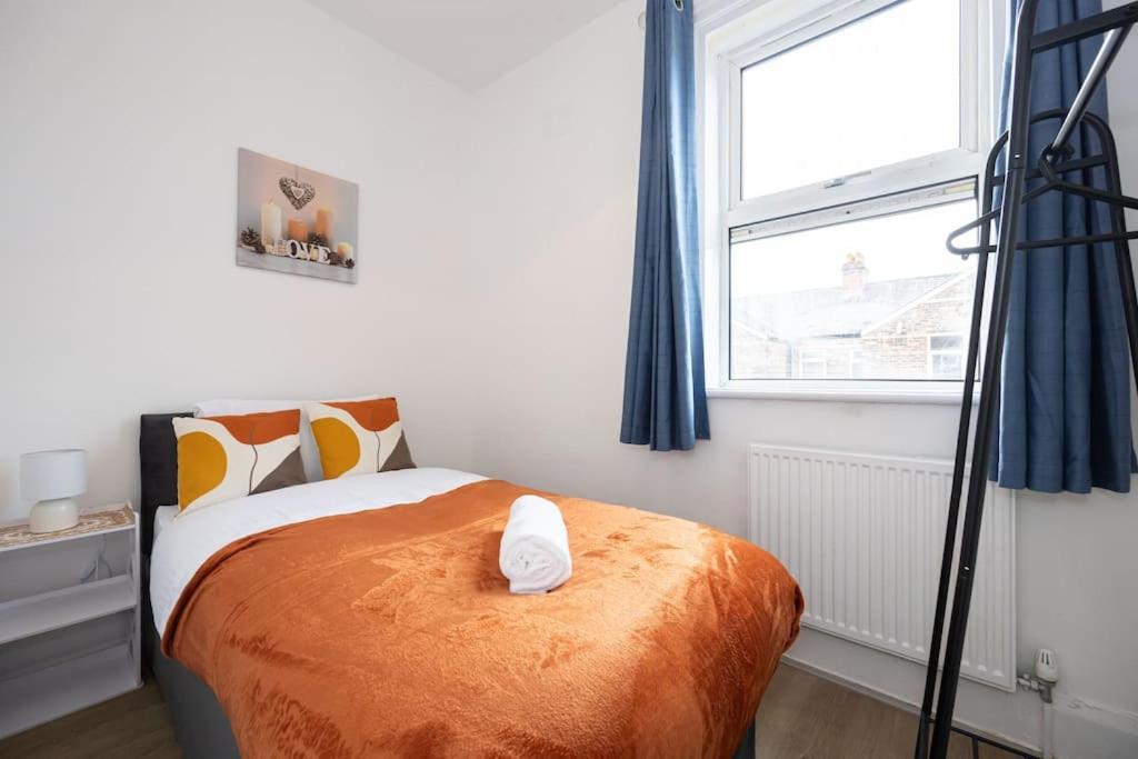 Bright & Modern 3 Bedroom Old Trafford Home Manchester Zewnętrze zdjęcie